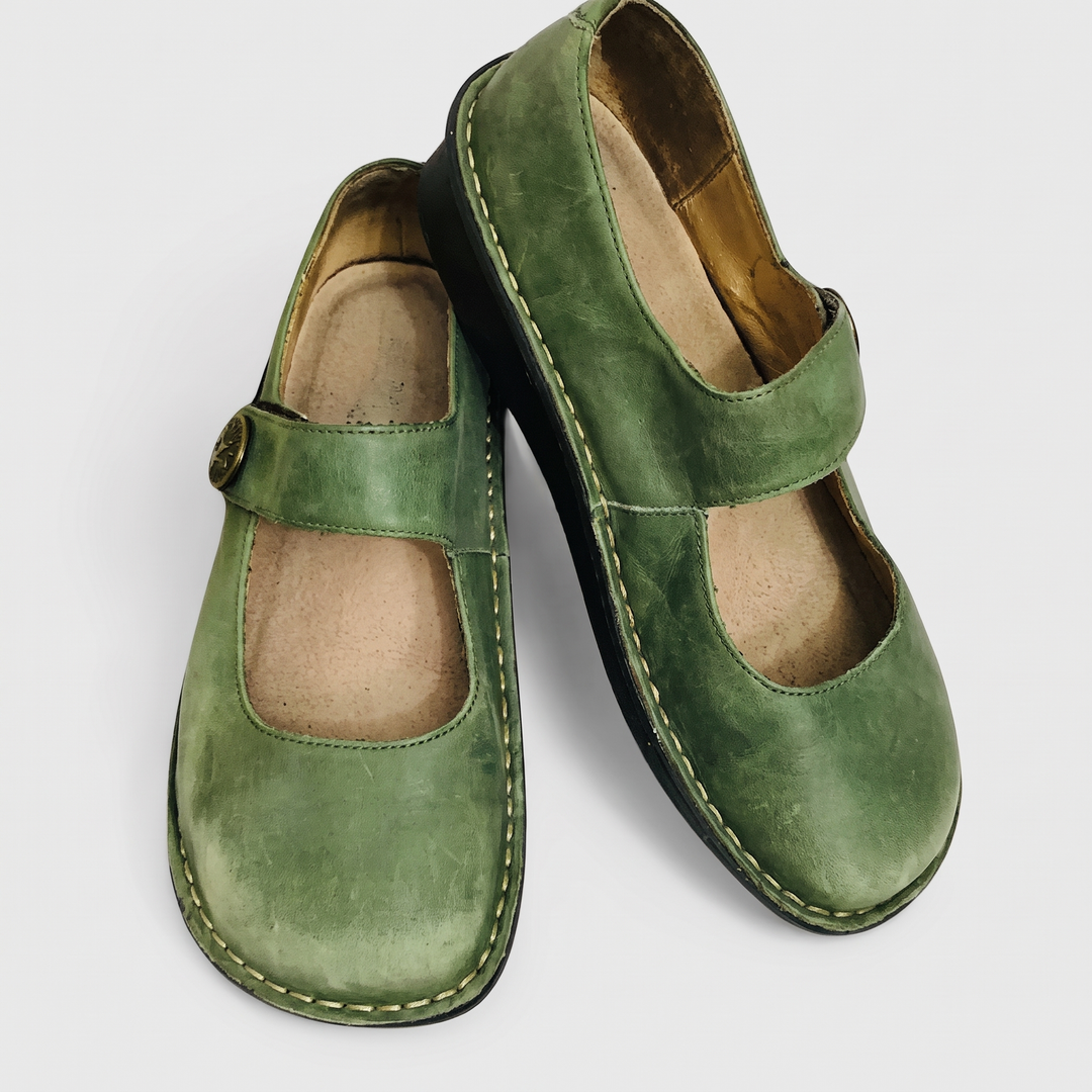 SIGNATURE FLAT SHOES