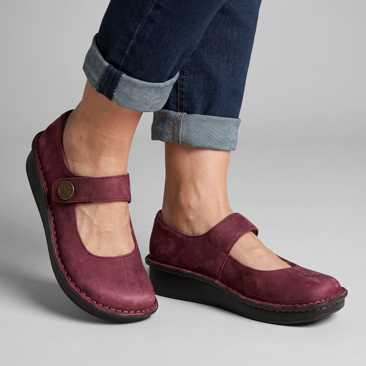 SIGNATURE FLAT SHOES