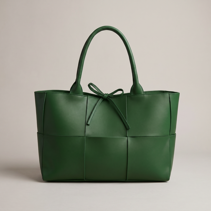 SOPHISTICATED LEATHER TOTE